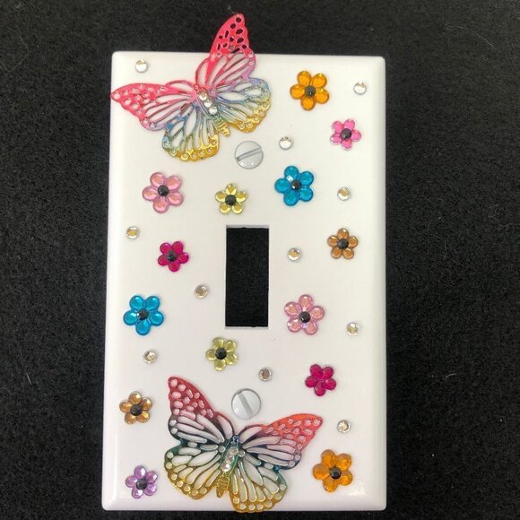💕2/$25💕 Butterflies & Flowers Light Switch Plate Cover Handcrafted - Picture 1 of 1